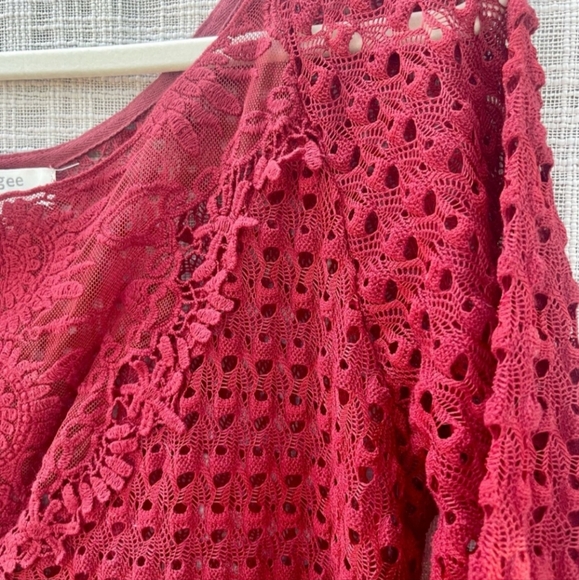 Wine colored Umgee Lace Tunic - Picture 4 of 4